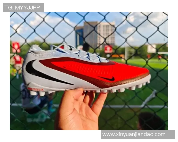 提升球场表现选择适合女性的足球女足球鞋让你尽情展现风采与实力 提升球场表现选择适合女性的足球女足球鞋让你尽情展现风采与实力